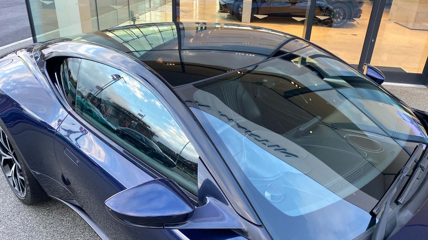 Used Aston Martin DB11 2019 for sale - 76784847: Photo 16