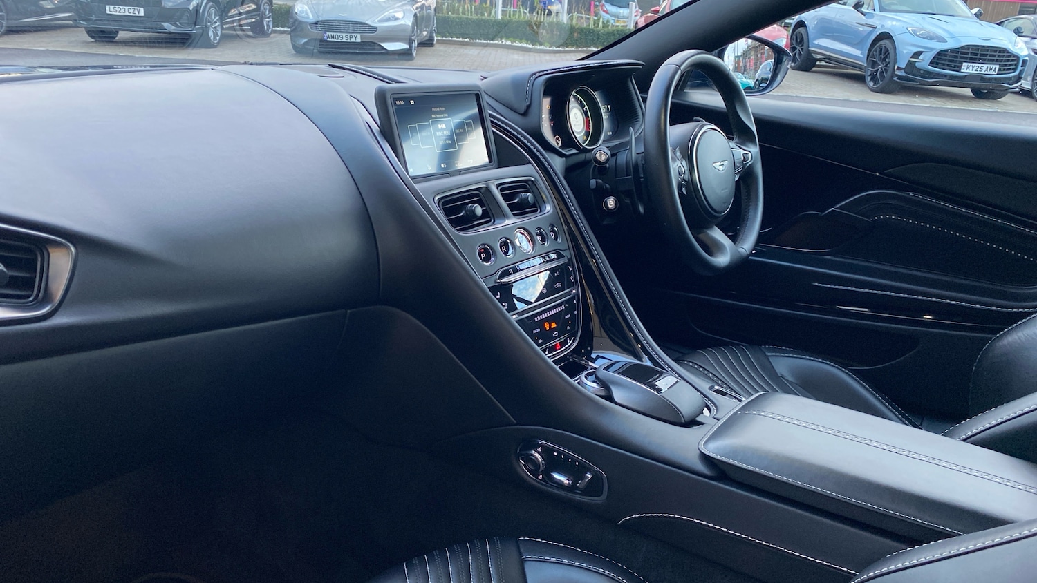 Used Aston Martin DB11 2019 for sale - 76784847: Photo 18