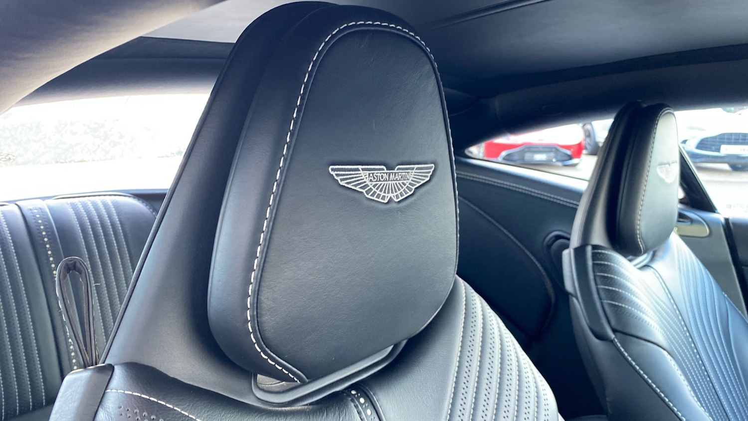 Used Aston Martin DB11 2019 for sale - 76784847: Photo 5