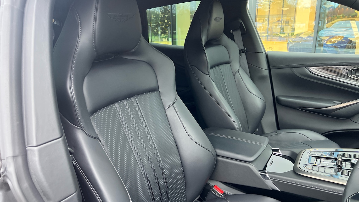 Used Aston Martin DBX 2025 for sale - 77595088: Photo 11