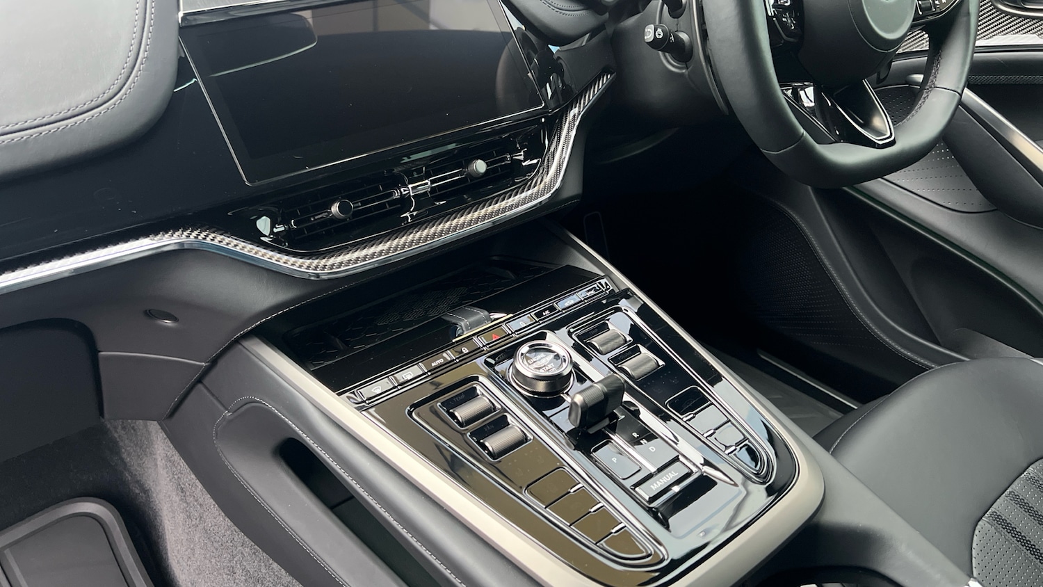 Used Aston Martin DBX 2025 for sale - 77595088: Photo 24