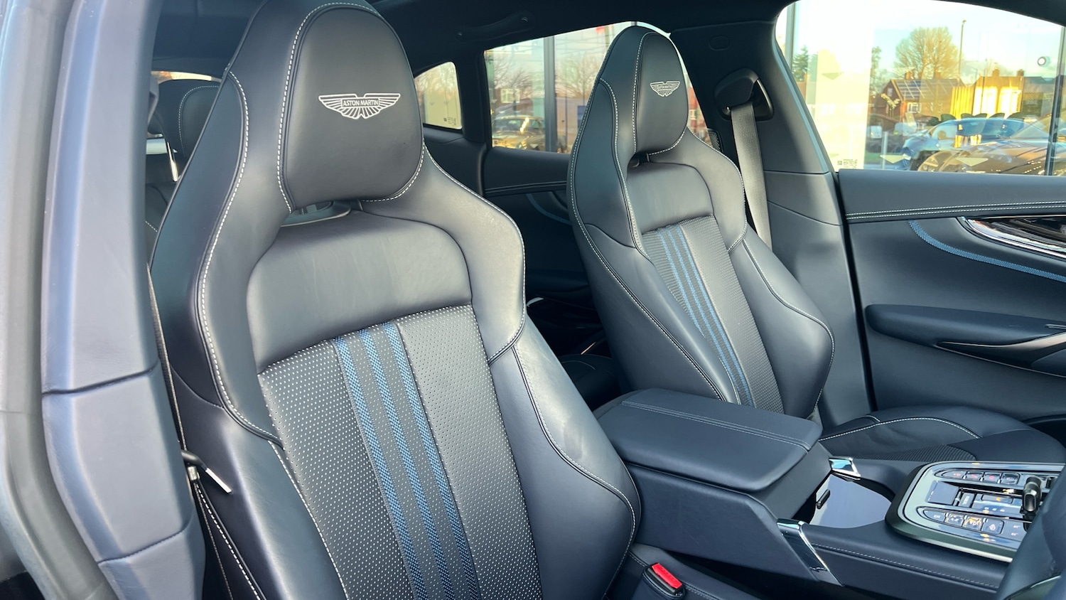 Used Aston Martin DBX for sale - 76910971: Photo 11