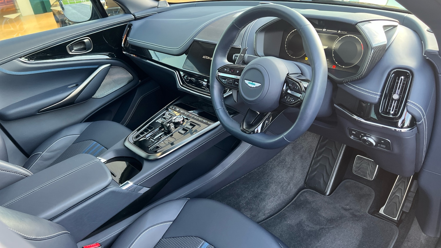 Used Aston Martin DBX for sale - 76910971: Photo 3