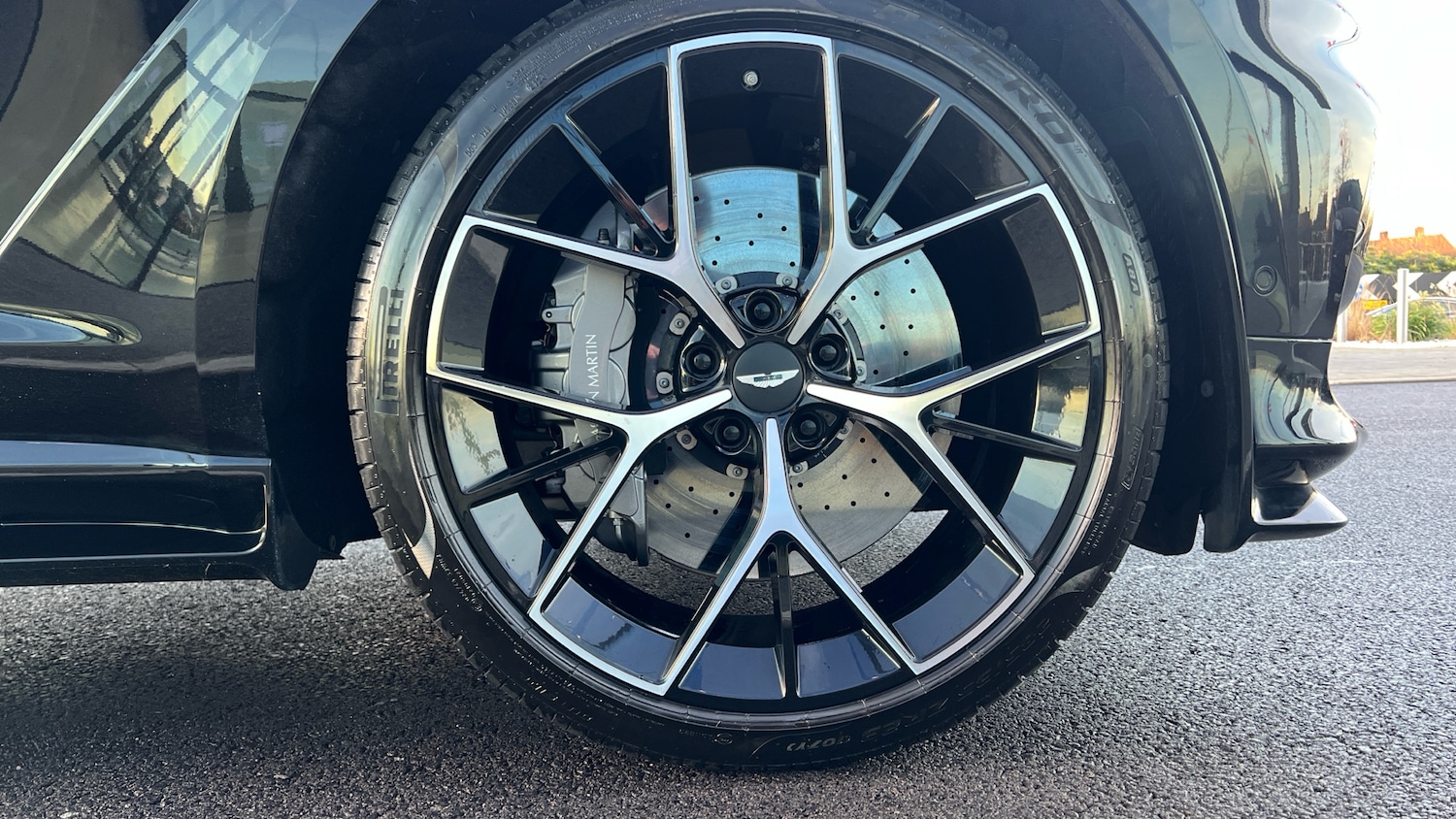 Used Aston Martin DBX for sale - 76910971: Photo 4