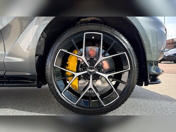 Used Aston Martin DBX 2024 for sale - 78987323: Photo