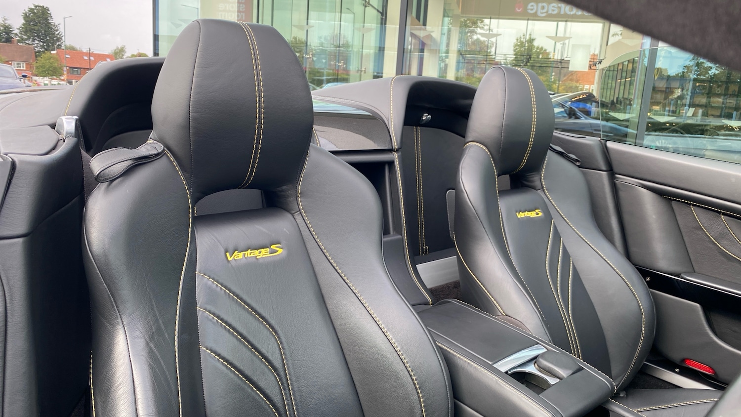 Used Aston Martin Vantage for sale - 77668263: Photo 11