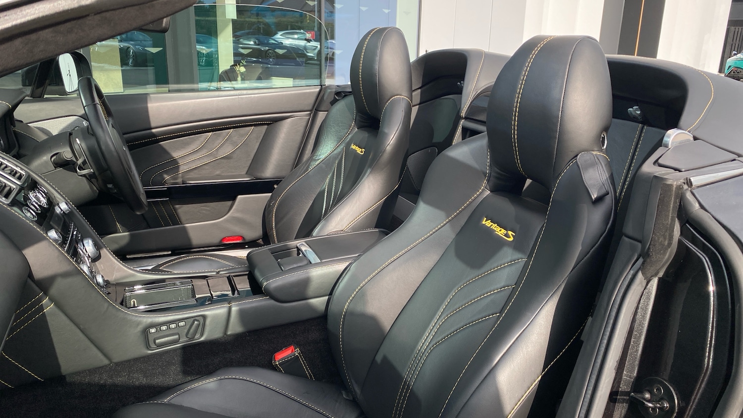 Used Aston Martin Vantage for sale - 77668263: Photo 25