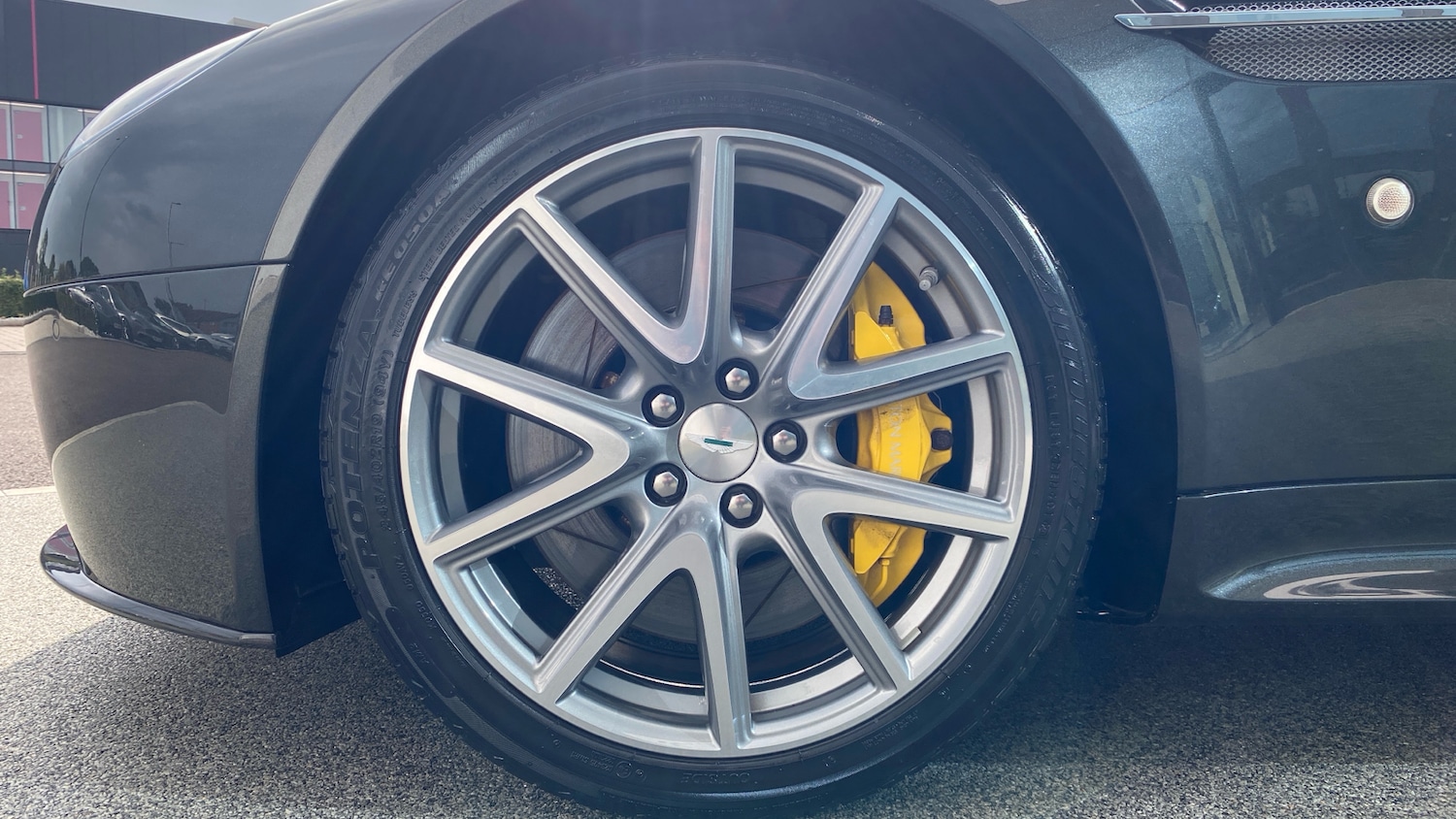 Used Aston Martin Vantage for sale - 77668263: Photo 4