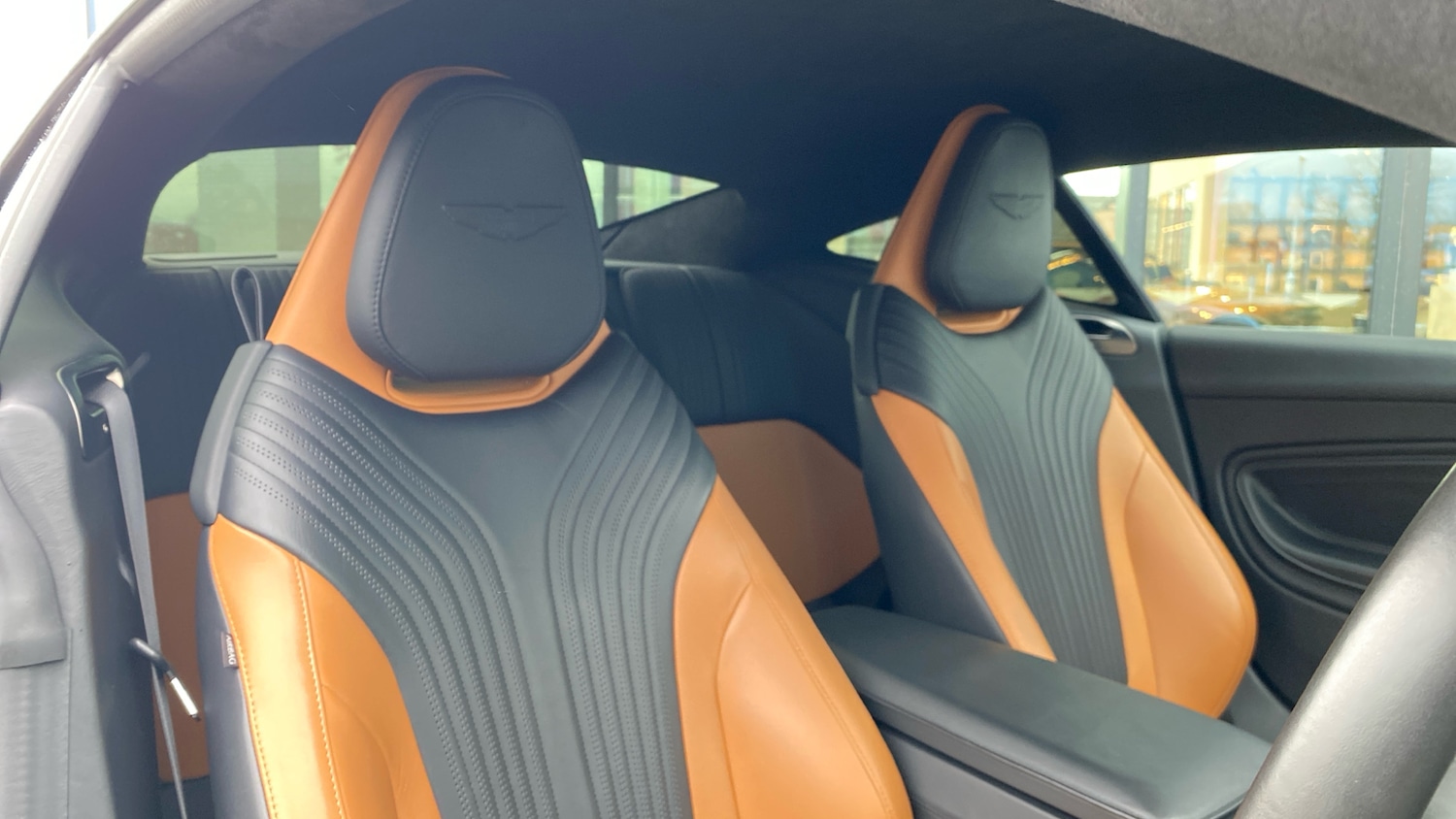 Used Aston Martin DB11 for sale - 77409409: Photo 11