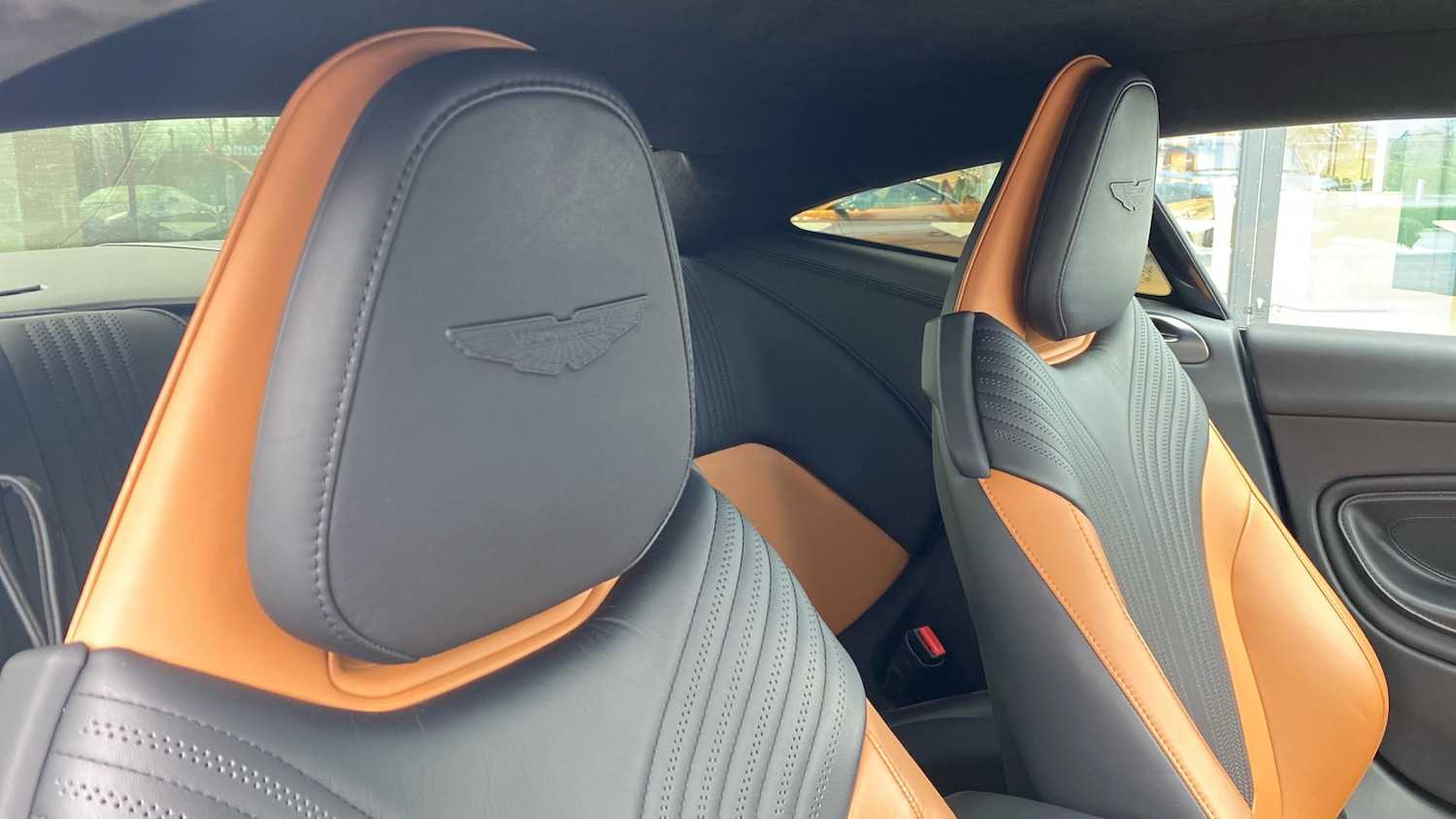 Used Aston Martin DB11 for sale - 77409409: Photo 5