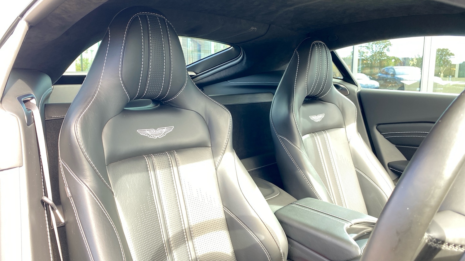 Used Aston Martin Vantage for sale - 76186960: Photo 11
