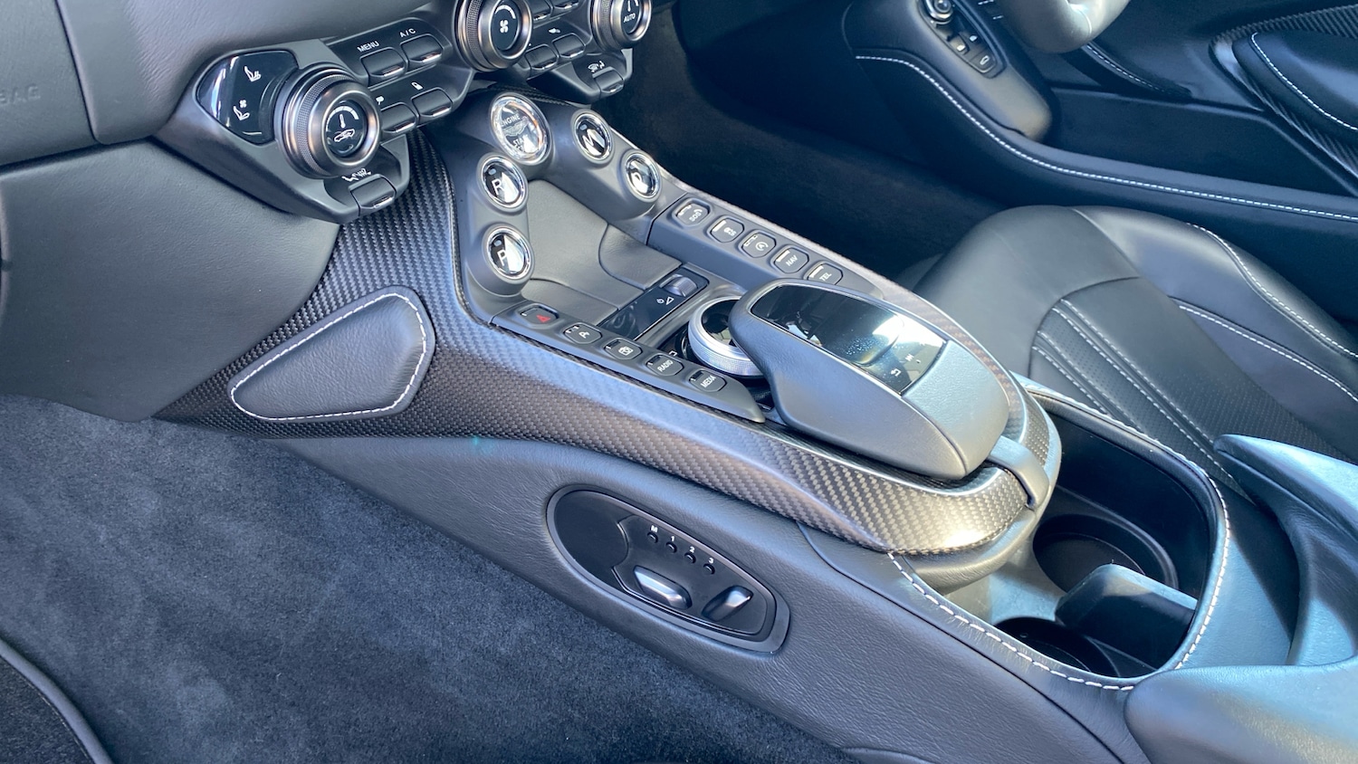 Used Aston Martin Vantage for sale - 76186960: Photo 23