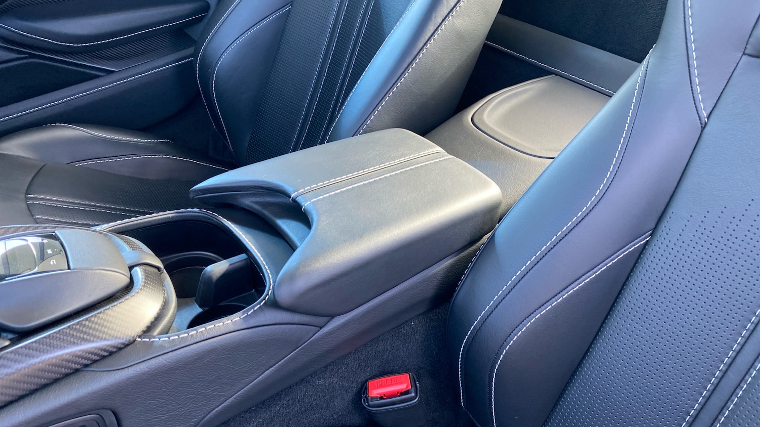 Used Aston Martin Vantage for sale - 76186960: Photo 24