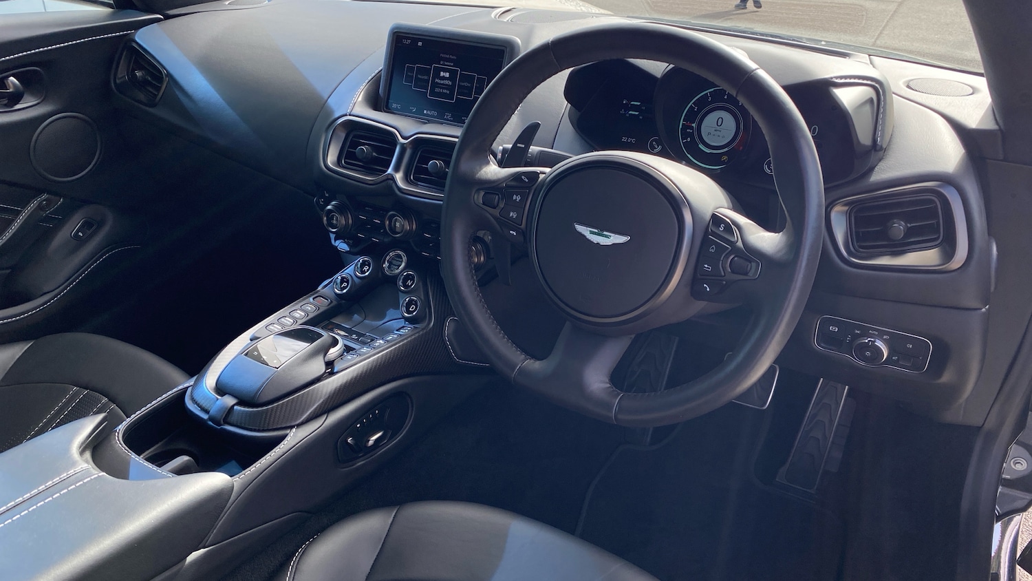 Used Aston Martin Vantage for sale - 76186960: Photo 3