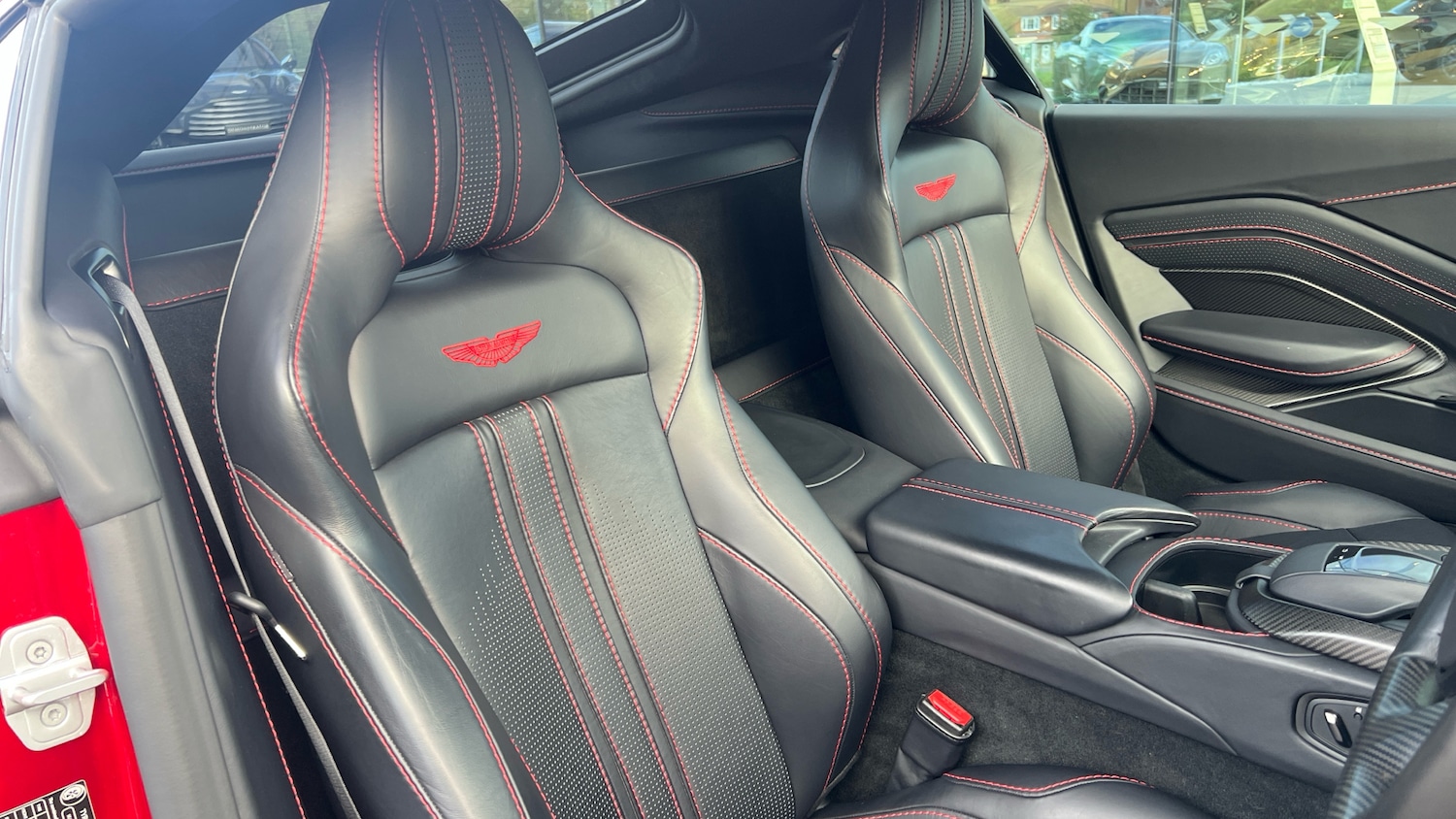 Used Aston Martin Vantage for sale - 76186957: Photo 11