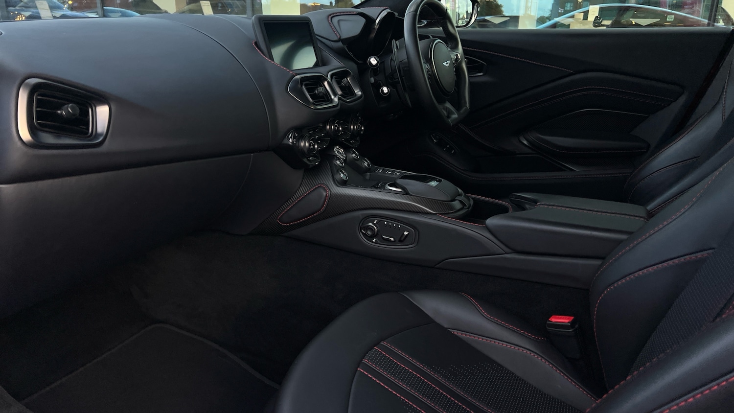 Used Aston Martin Vantage for sale - 76186957: Photo 24