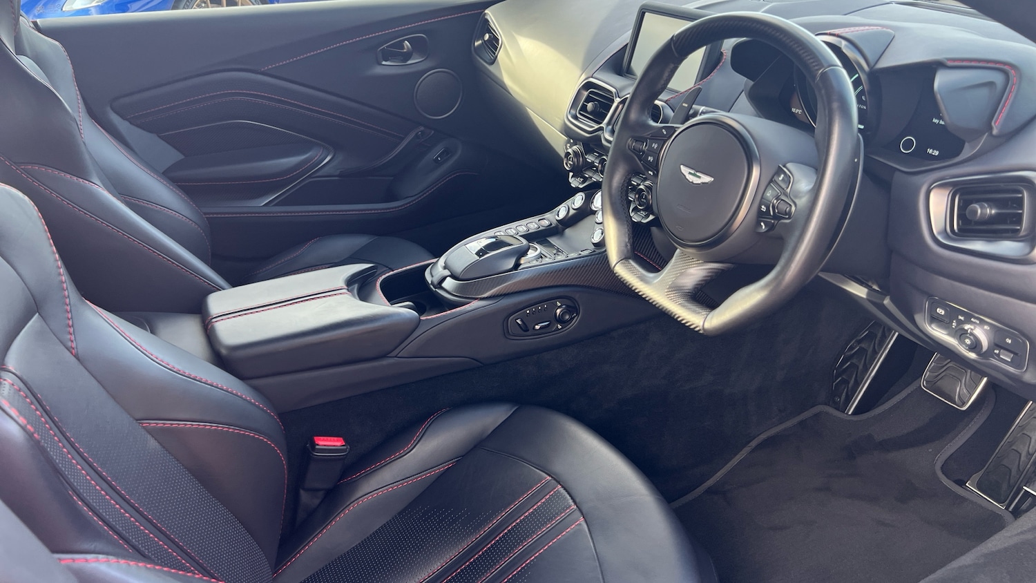 Used Aston Martin Vantage for sale - 76186957: Photo 3