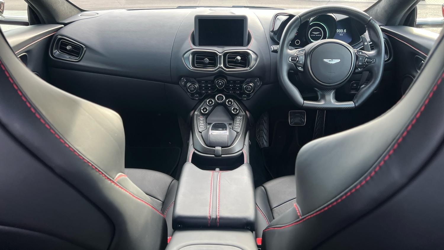Used Aston Martin Vantage for sale - 76186957: Photo 9
