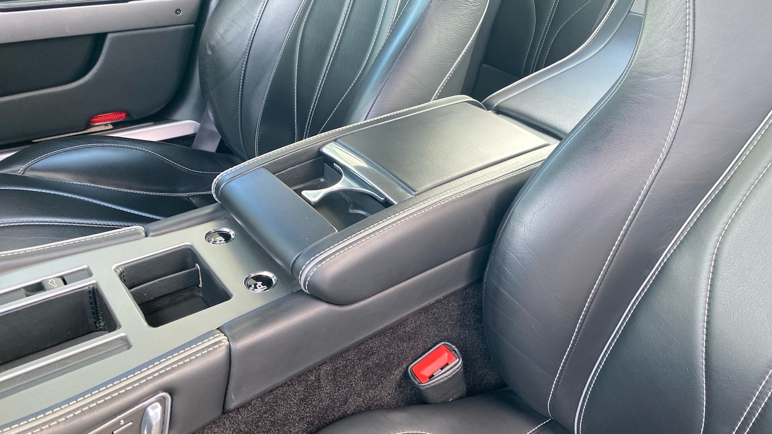 Used Aston Martin Virage 2012 for sale - 77213360: Photo 23