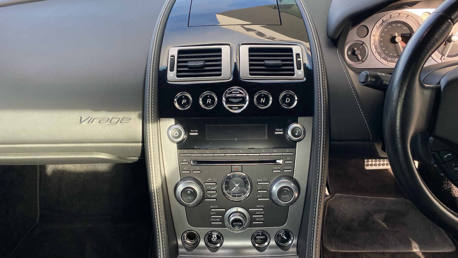 Used Aston Martin Virage 2012 for sale - 77213360: Photo 9