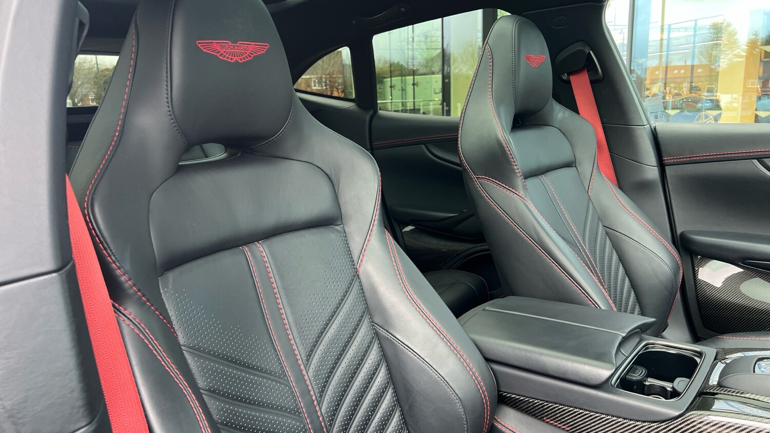 Used Aston Martin DBX 2023 for sale - 77303461: Photo 11