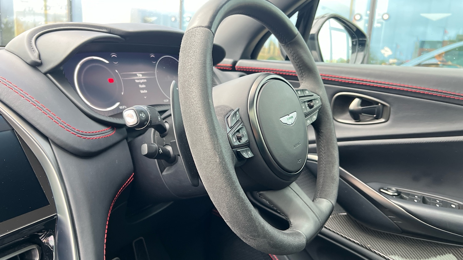 Used Aston Martin DBX 2023 for sale - 77303461: Photo 24