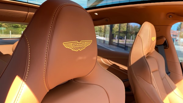 Used Aston Martin DBX 2025 for sale - 75718442: Photo 5