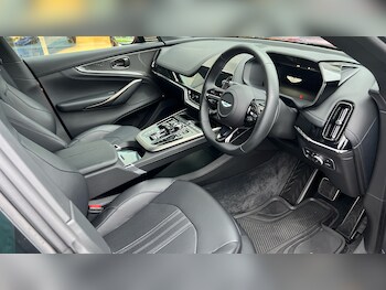 Used Aston Martin DBX 2025 for sale - 78359862: Photo