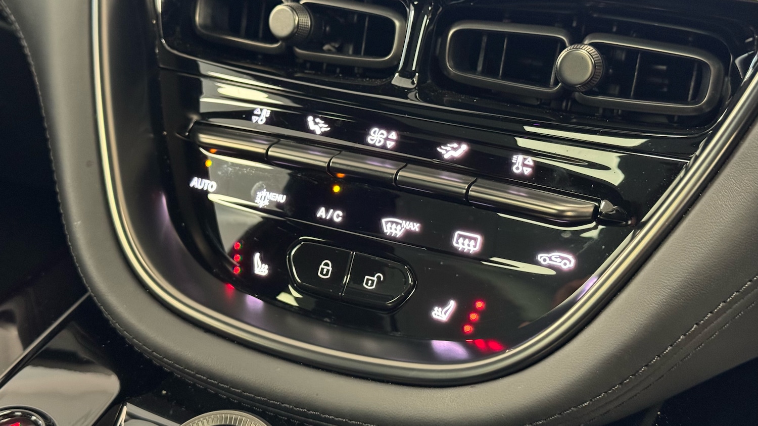 Used Aston Martin DBX 2023 for sale - 76910968: Photo 22