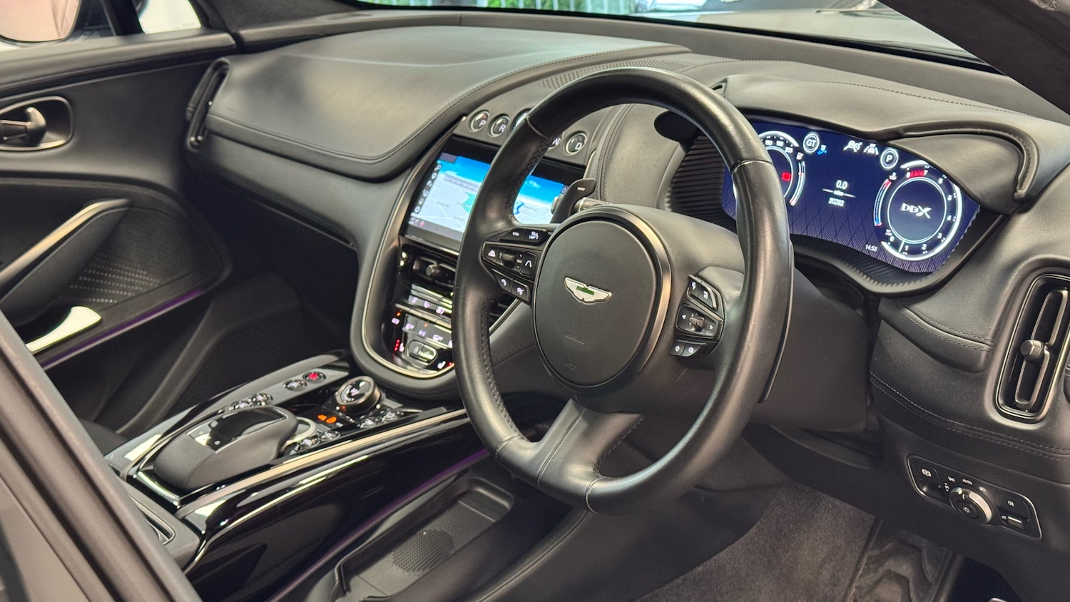 Used Aston Martin DBX 2023 for sale - 76910968: Photo 3