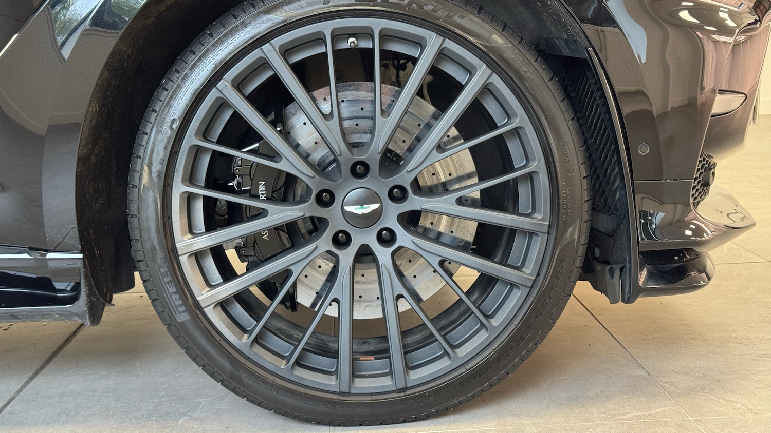 Used Aston Martin DBX 2023 for sale - 76910968: Photo 4