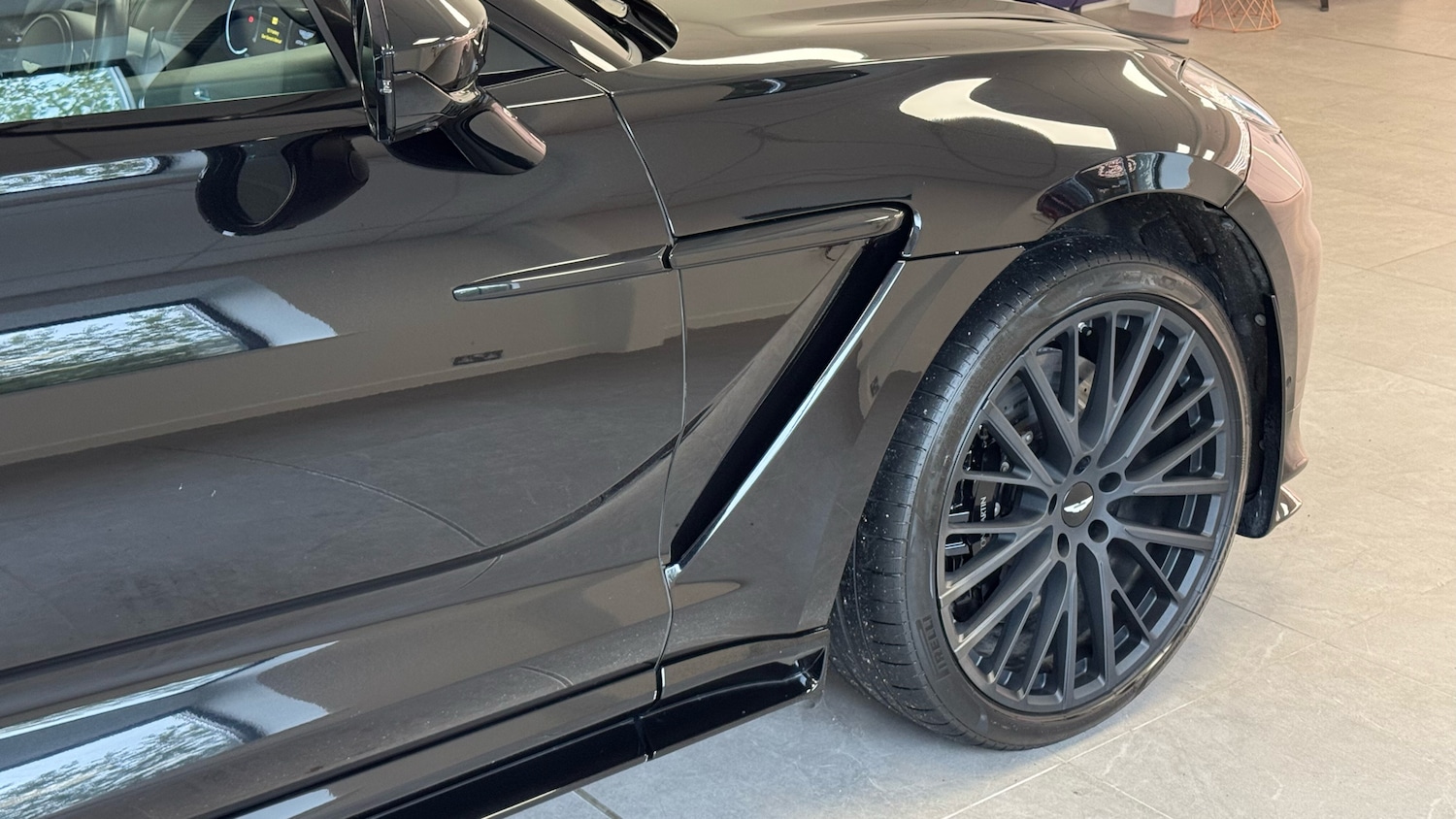 Used Aston Martin DBX 2023 for sale - 76910968: Photo 9