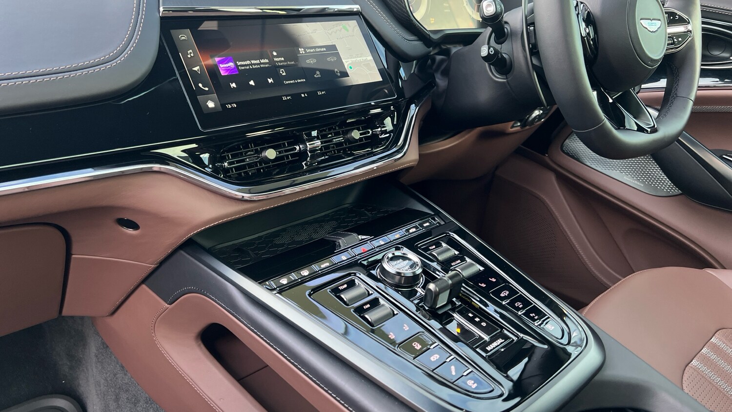 Used Aston Martin DBX for sale - 76799461: Photo 24