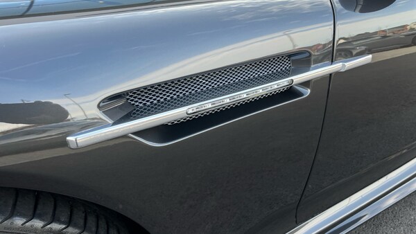 Used Aston Martin DBS 2012 for sale - 75644525: Photo 19