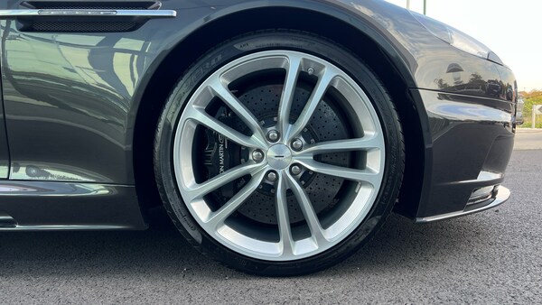 Used Aston Martin DBS 2012 for sale - 75644525: Photo 4