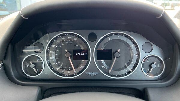 Used Aston Martin DBS 2012 for sale - 75644525: Photo 6
