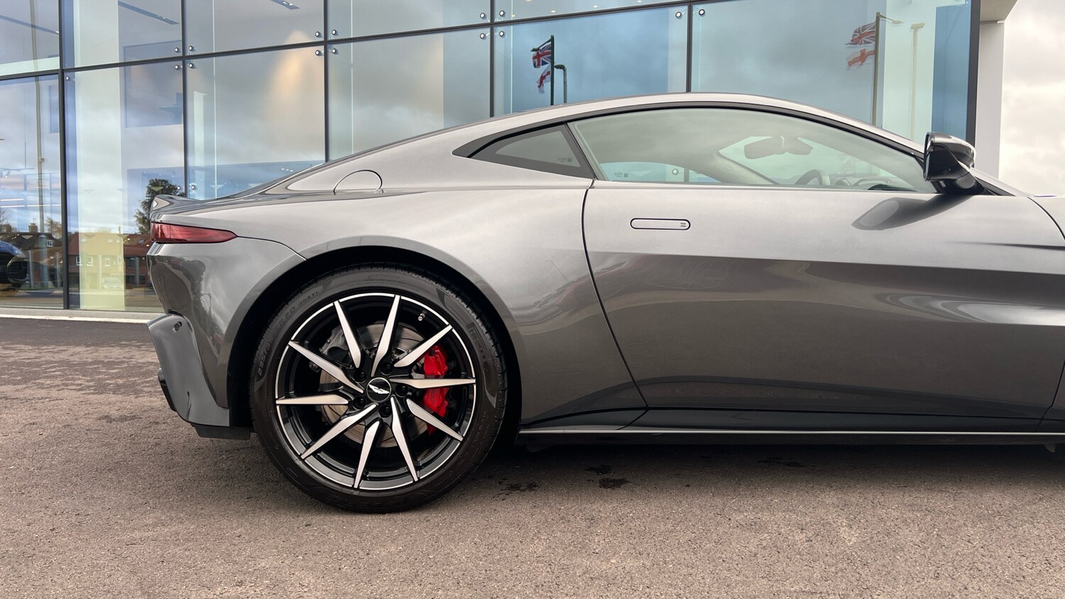 Used Aston Martin Vantage 2018 for sale - 76455001: Photo 24