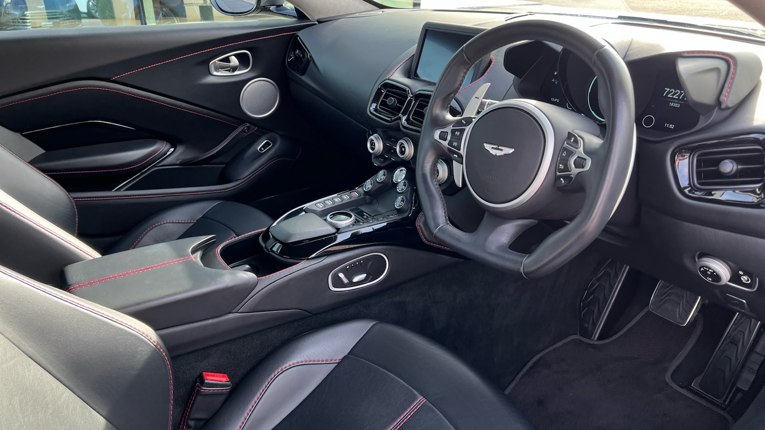 Used Aston Martin Vantage 2018 for sale - 76455001: Photo 3
