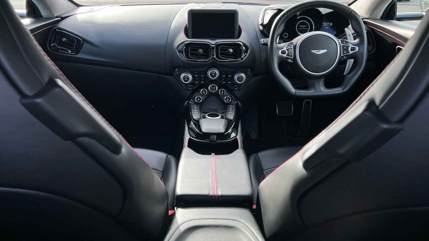 Used Aston Martin Vantage 2018 for sale - 76455001: Photo 9