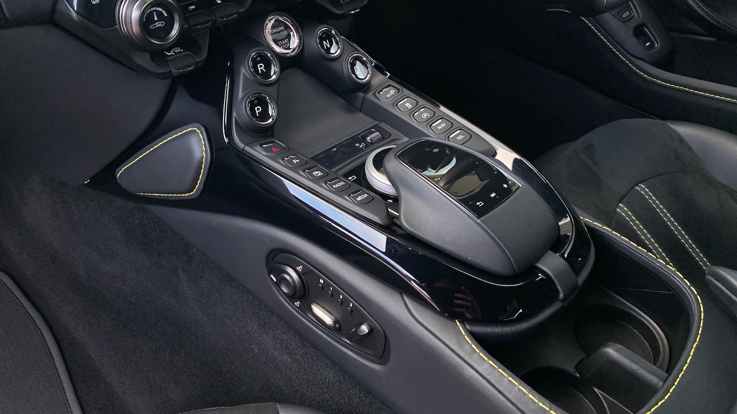 Used Aston Martin Vantage 2022 for sale - 77189172: Photo 25