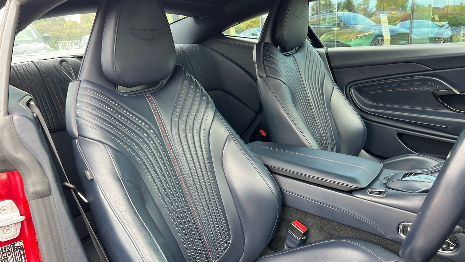 Used Aston Martin DB11 2020 for sale - 76211668: Photo 11