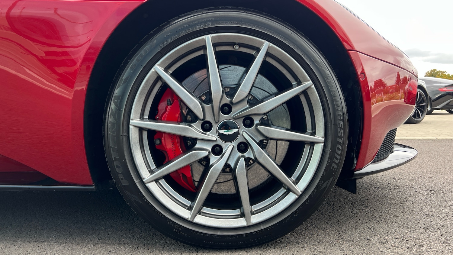 Used Aston Martin DB11 2020 for sale - 76211668: Photo 4