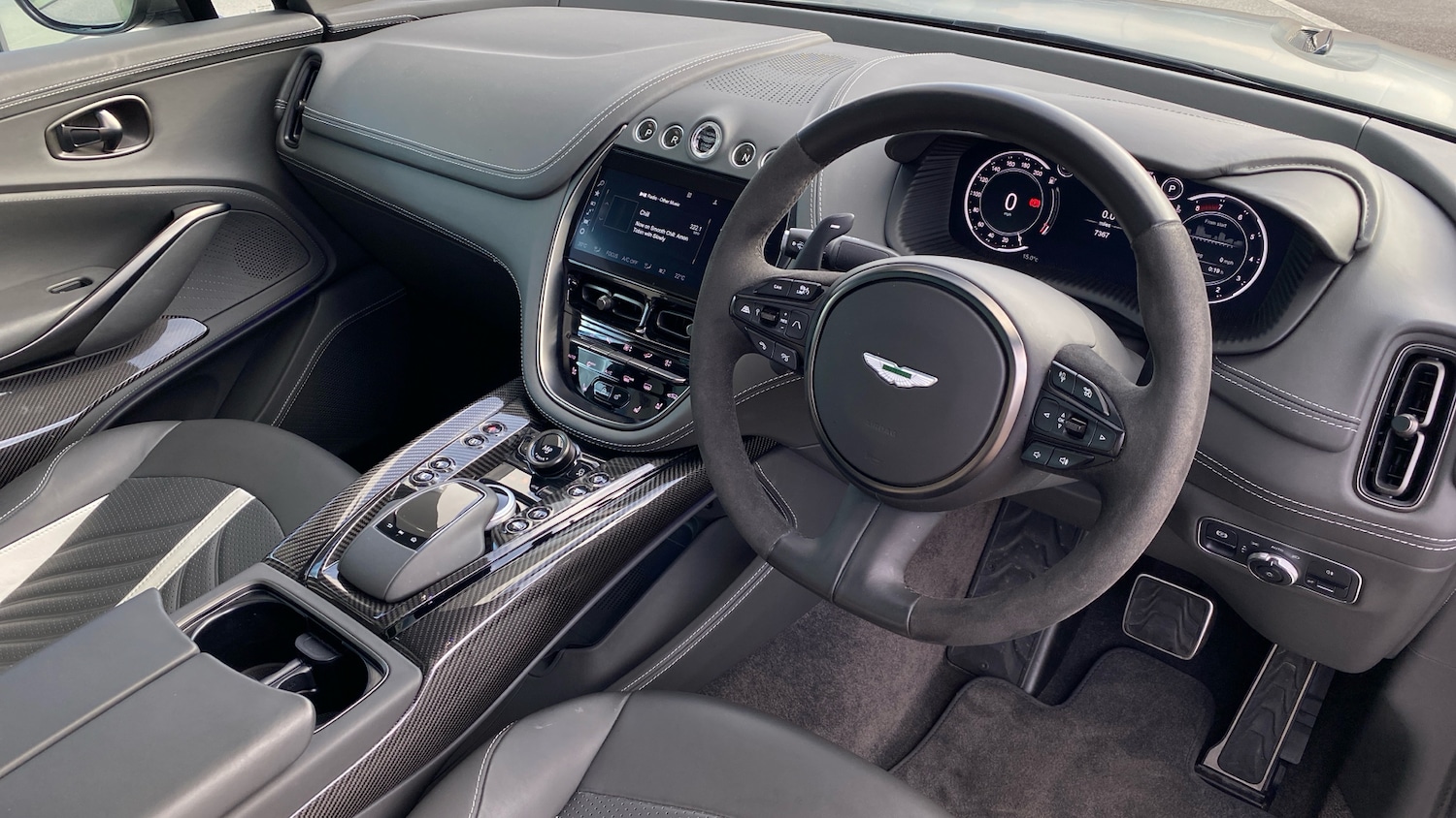 Used Aston Martin DBX 2023 for sale - 78045719: Photo 3