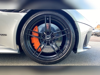 Used Aston Martin DBS 2022 for sale - 75938219: Photo