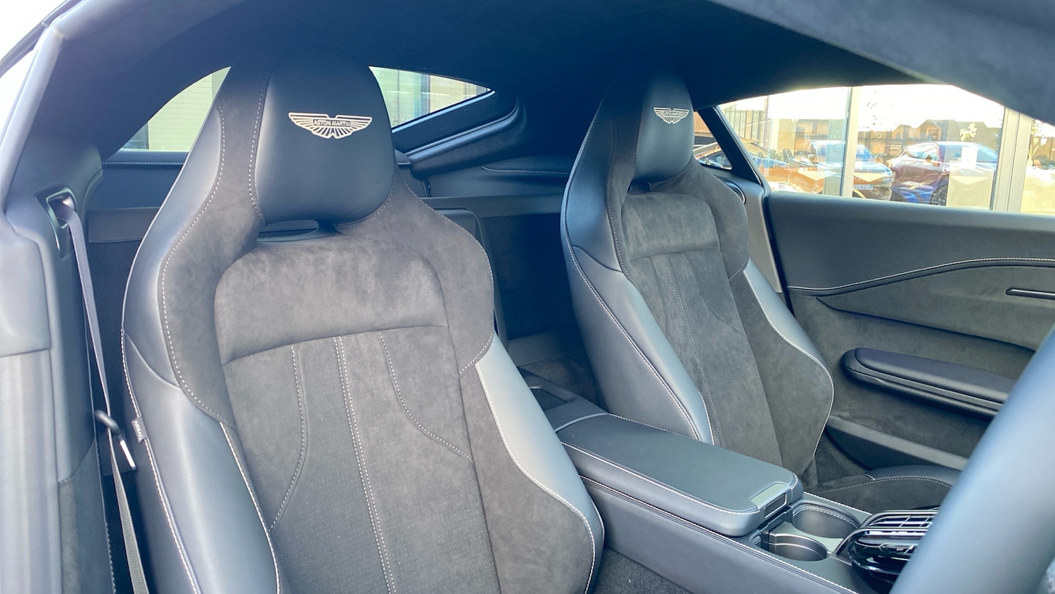 Used Aston Martin Vantage for sale - 77173251: Photo 11