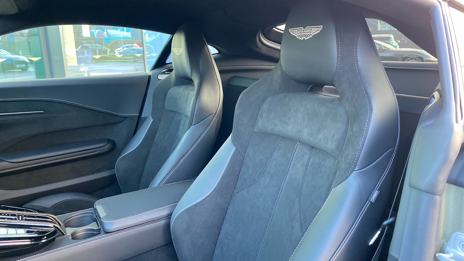 Used Aston Martin Vantage for sale - 77173251: Photo 24