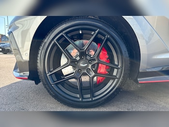 Used Aston Martin DBX 2026 for sale - 79519747: Photo