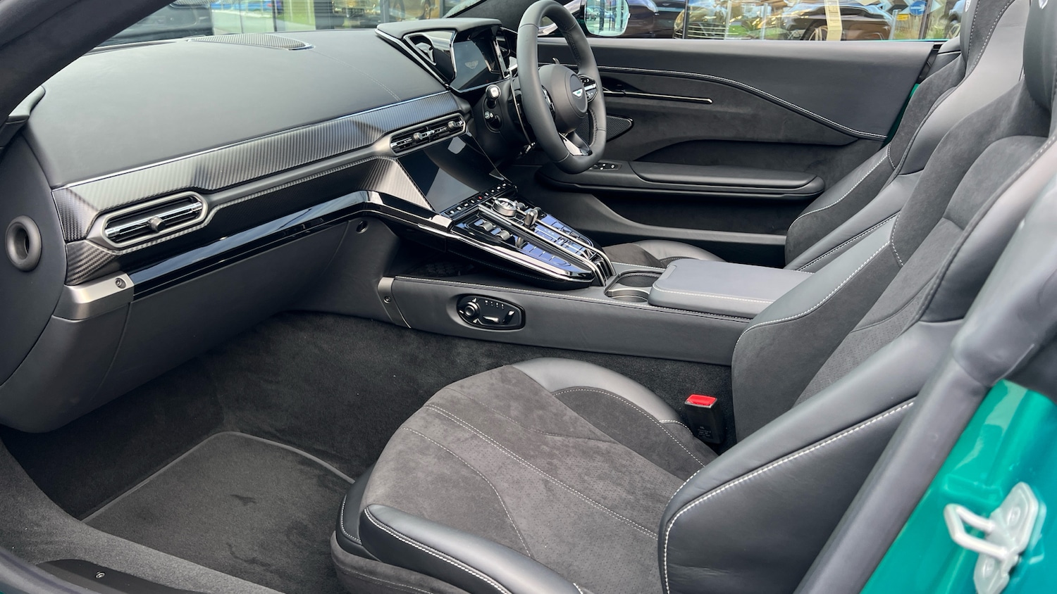 Used Aston Martin Vantage for sale - 76864137: Photo 23