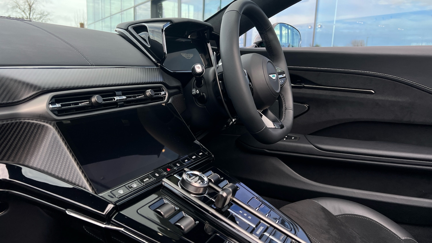 Used Aston Martin Vantage for sale - 76864137: Photo 25