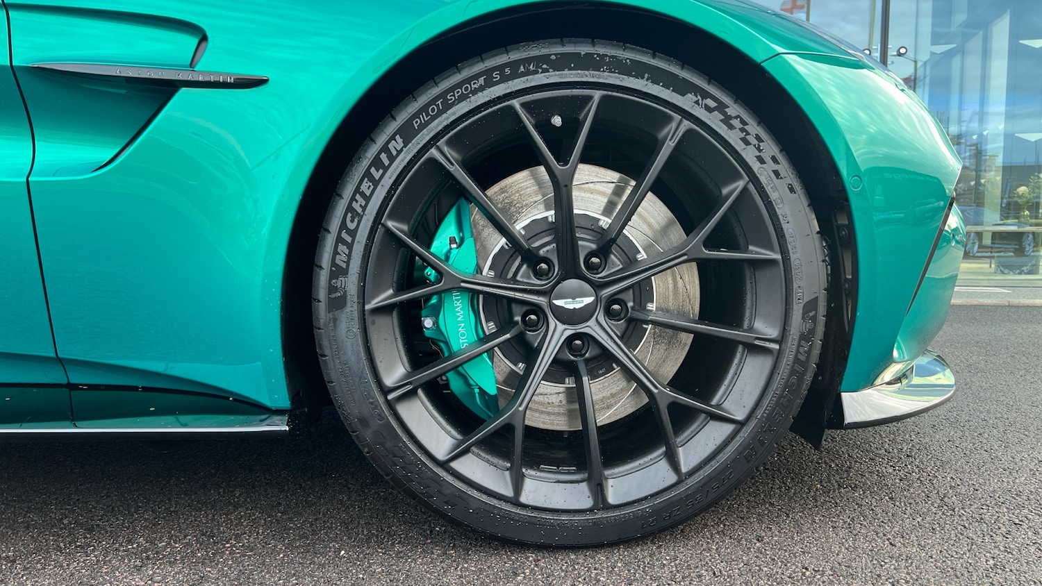 Used Aston Martin Vantage for sale - 76864137: Photo 4